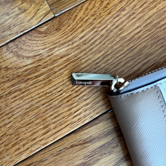 Kate Spade Wallet - Picture 6 of 9